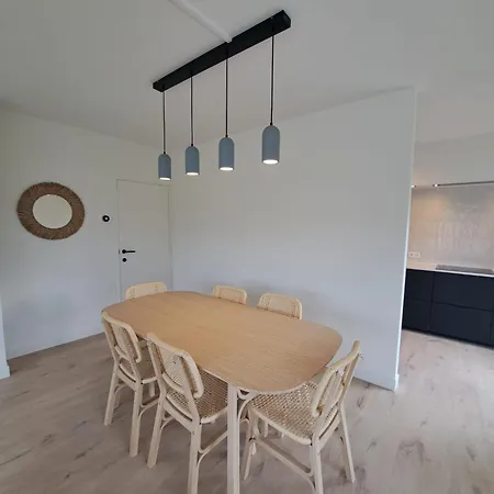 Bright 3-bedroom Flat By The